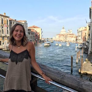 Meet your Posher, Marissa